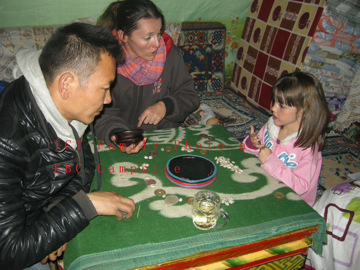 Leisure-time-in-Campsite-Tent-Guesthouse